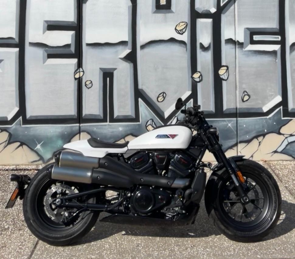 SPORTSTER S